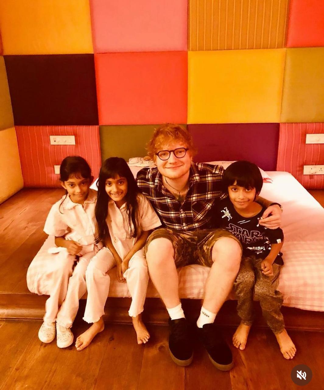 After the party, Farah Khan posted a photo of her triplets, Czar, Anya, and Diva, posing with Ed, accompanied by a delightful anecdote from 2017. 